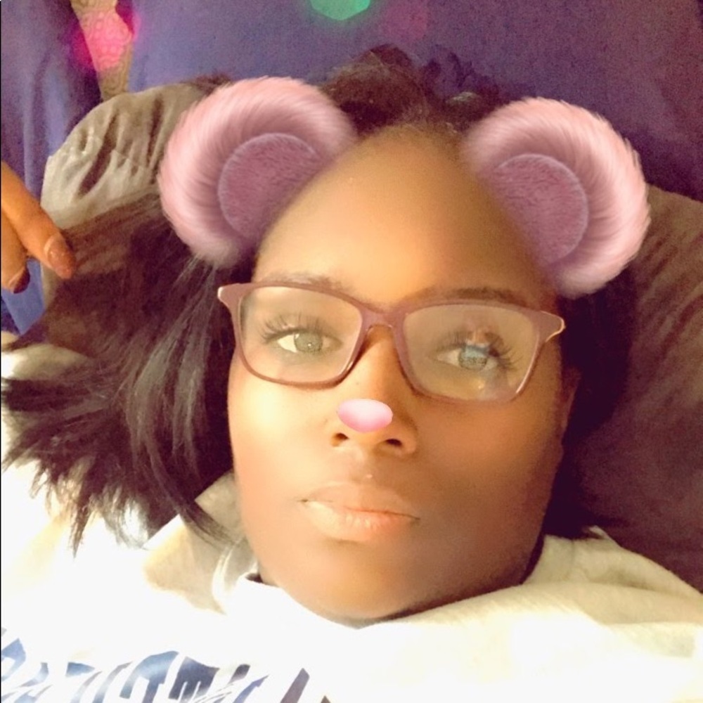 Meet your Posher, Torri